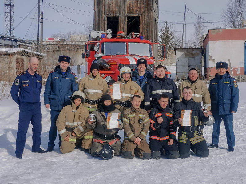 Огнеборцы Мирного боролись за звание лучших в пожарном кроссфите