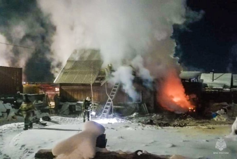 В селе Владимировка горел частный дом