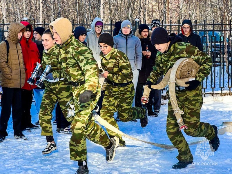 В Мирном провели пожарную эстафету среди учащихся школы № 7