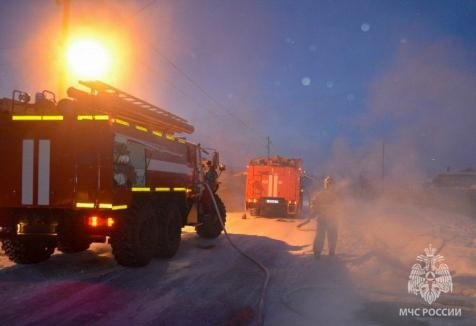 Металлический вагончик горел в Верхневилюйском районе